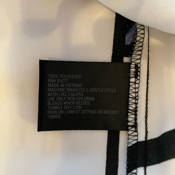 Worthington white blouse with floral print and a great floppy neck line. Size XL - Picture 6 of 7